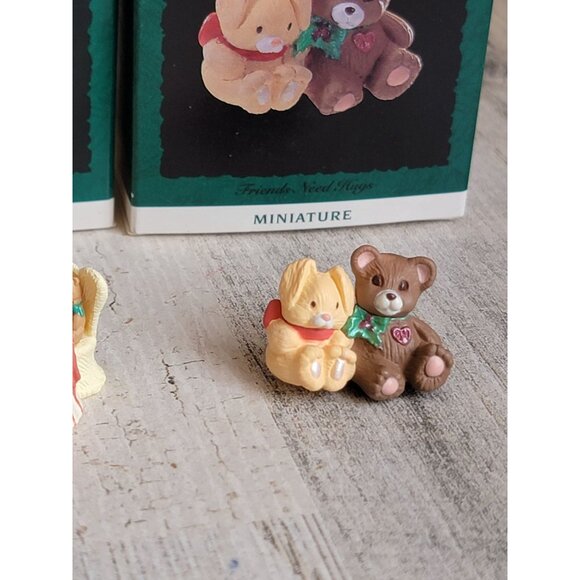 Hallmark miniature tea time with Teddy set ornament Xmas - Picture 4 of 6